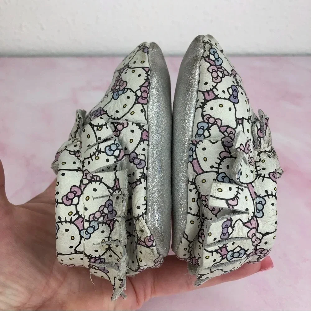 Freshly Picked x Sanrio Hello Kitty baby moccasins Peek a Bow size 2 infant - Picture 13 of 16